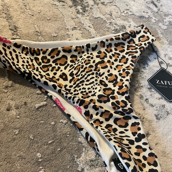 ZAFUL Ribbed Leopard Heart Print High Leg Bikini Bottom - Light Coffee M - Picture 4 of 7